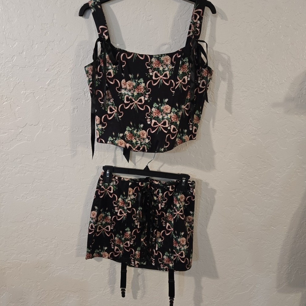 NEW Dolls Kill Widow Floral Bouquet Ribbon Corset top & skirt with garder Medium